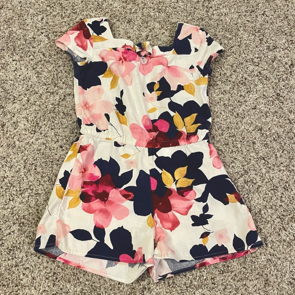 Girls Old Navy romper, size medium
